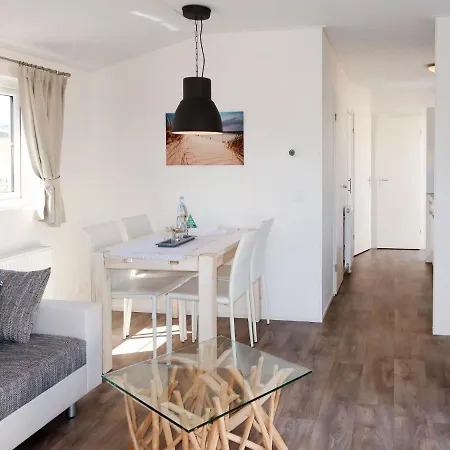Ferienhaus Holiday Pier - Sbz111